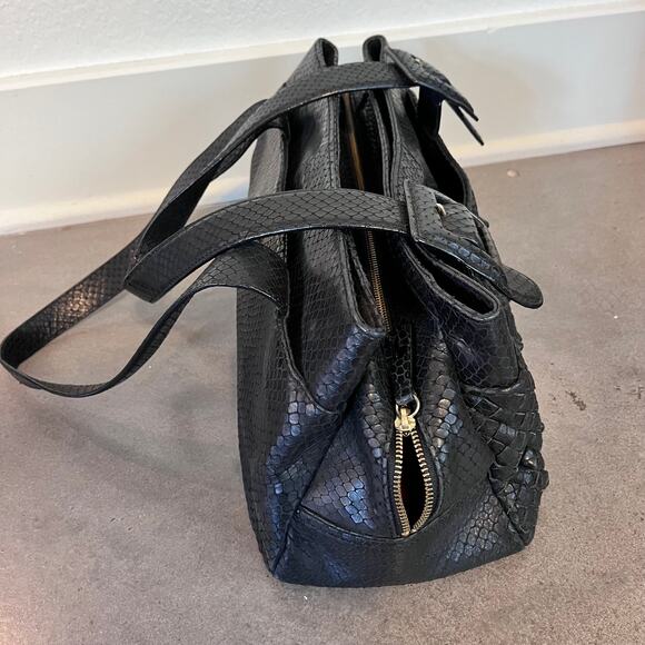 Perlina woven embossed leather black snake skin shoulder bag womens purse medium - Picture 3 of 9